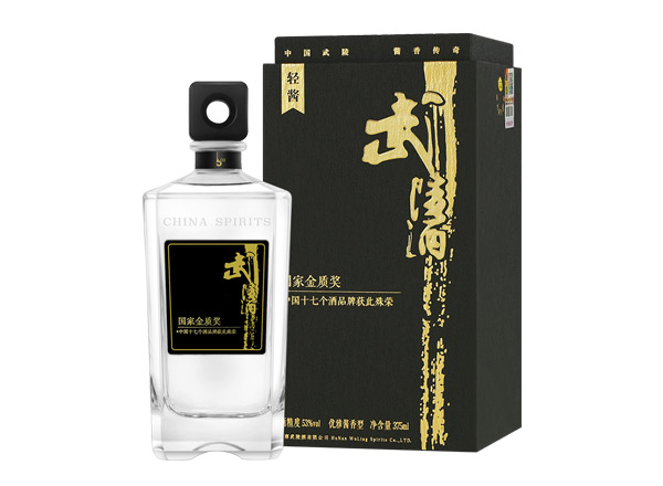 涪陵上门回收武陵酒轻酱53度375ml国家金质奖礼盒装